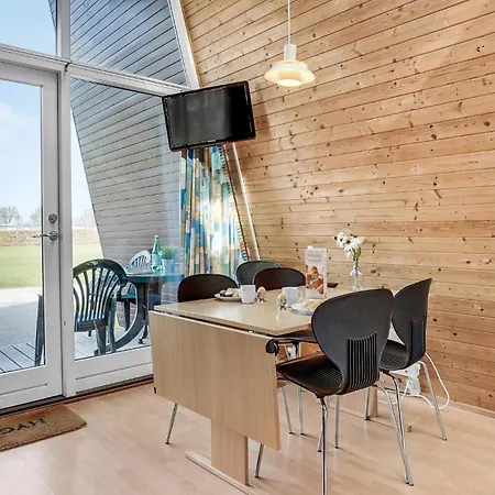 2 Bedroom In *